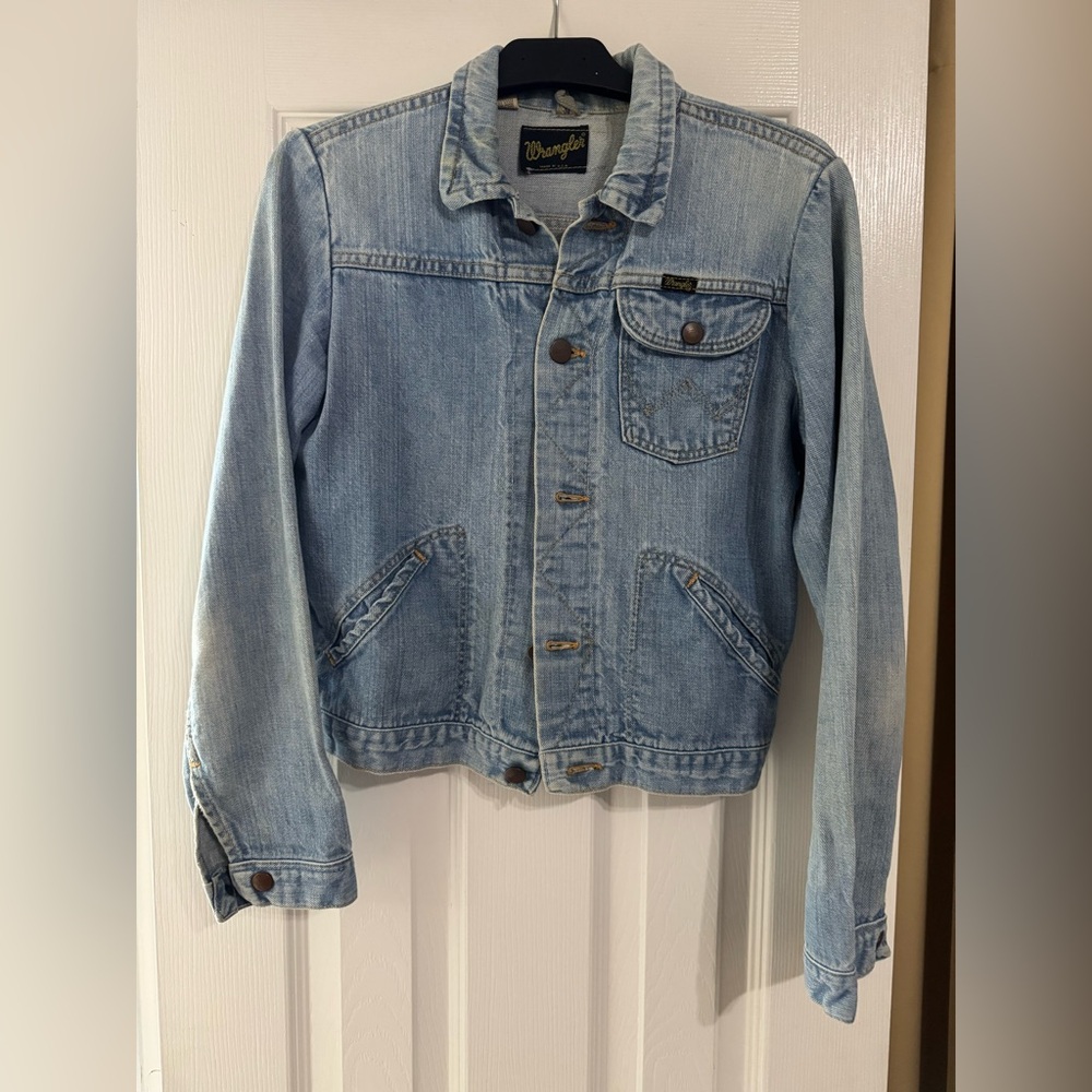 Vintage Wrangler Classic Blue Denim Jacket Size Woman’s Small Comparable